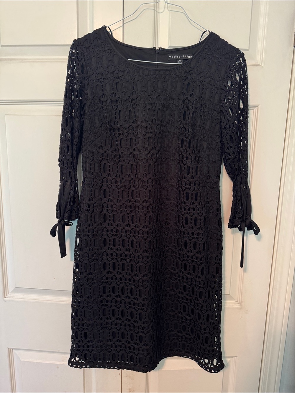 madison leigh Black Crochet Long-Sleeve Shift Dress M